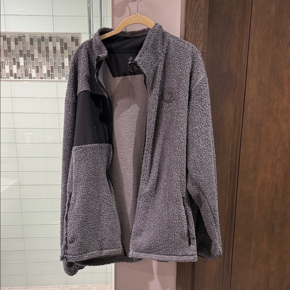 BUC-EE'S Other - Men's Cozy Gray Fleece Jacket